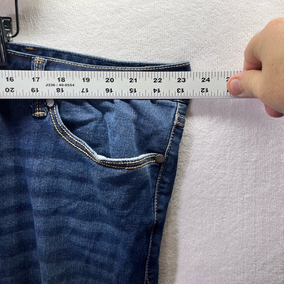 Torrid Luxe Slim Boot Cut Jeans Womens 26W Short Plus Size Blue Denim 2346 - Picture 4 of 9